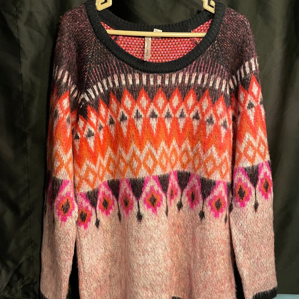 Extra Large Sweater by “By Design LLC”